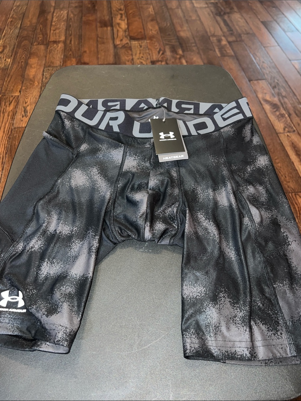 Under Armour Black & Gray HeatGear Compression Shorts new